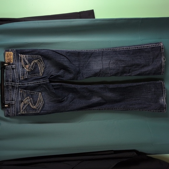 Silver Suki Surplus Mid-Rise Jeans. W31/L34. Euc. BootCut. - Picture 6 of 10